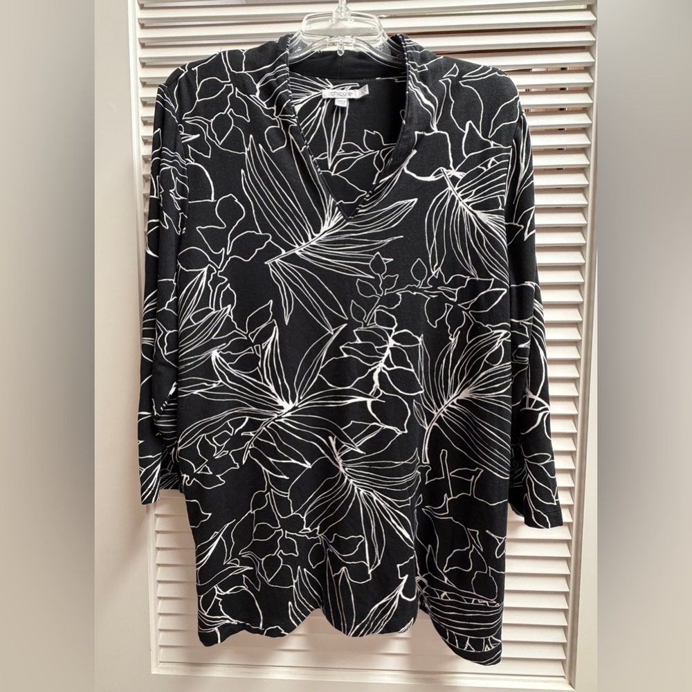 Chicos Black & White V-Neck Blouse Top Women’s XL Chico’s Size 3
